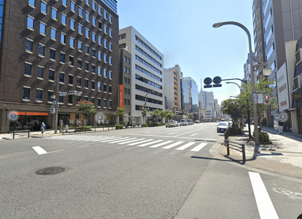東京ノーストクリニック上野本院に向かう途中の東京スター銀行のある交差点です。